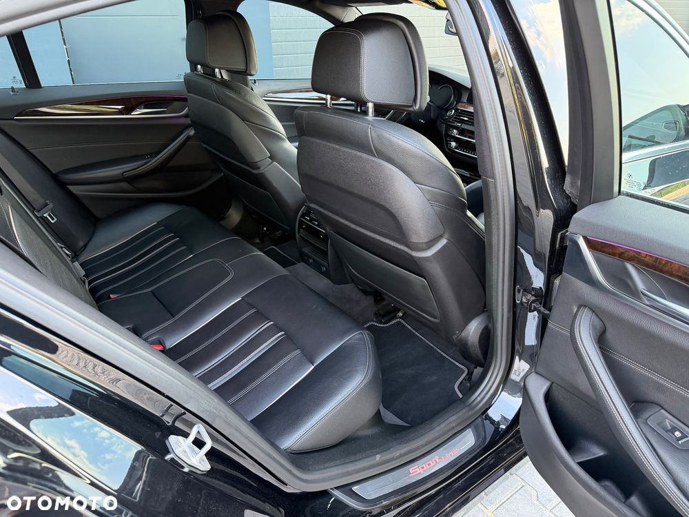 BMW Seria 5 530i xDrive Sport Line - 12