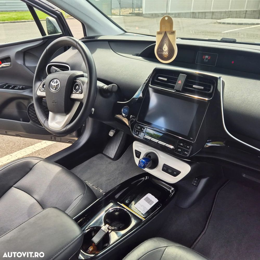Toyota Prius Plug-in Hybrid Executive - 16