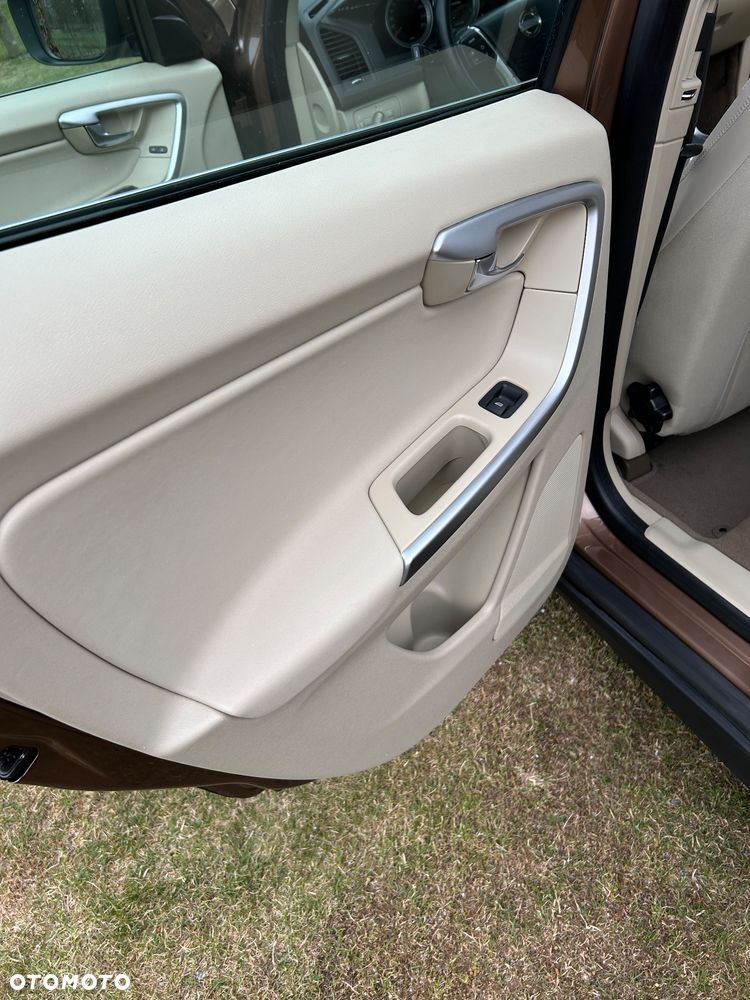 Volvo XC 60 D5 AWD Momentum - 12