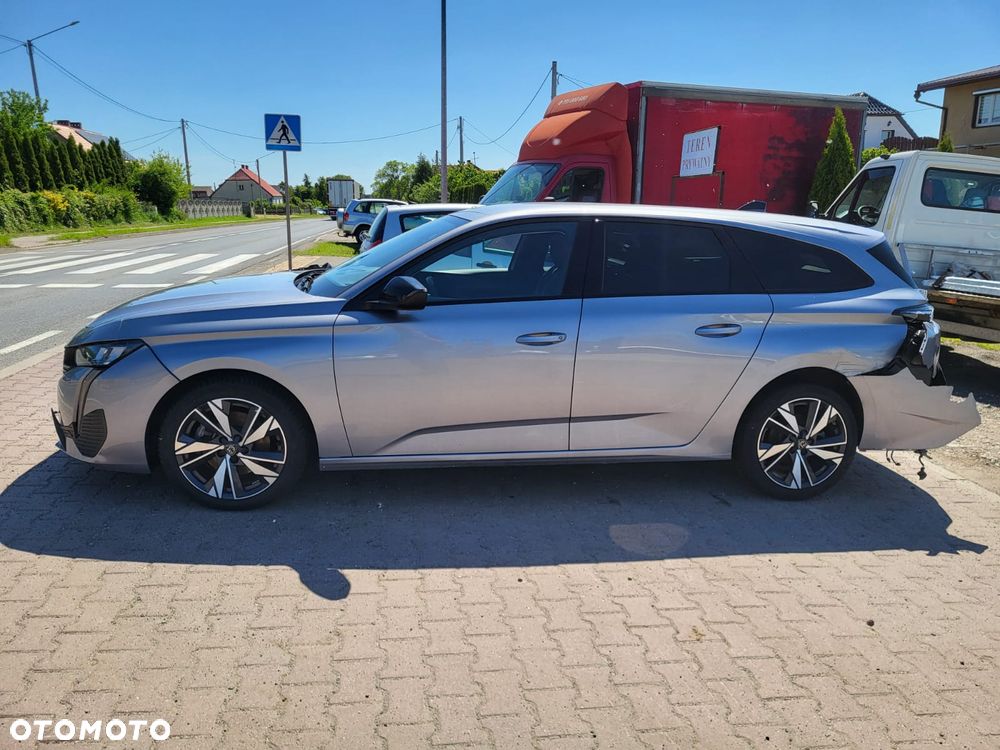 Peugeot 308 PureTech 130 GPF EAT8 Stop & Start Allure Business-Paket - 2