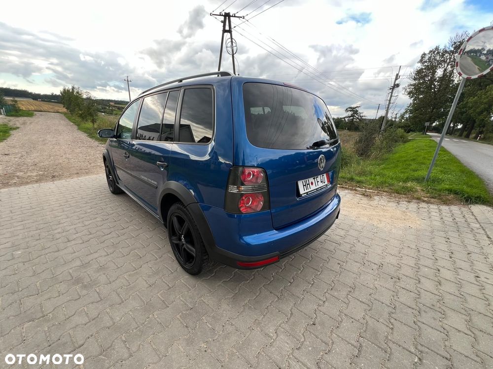 Volkswagen Touran - 6