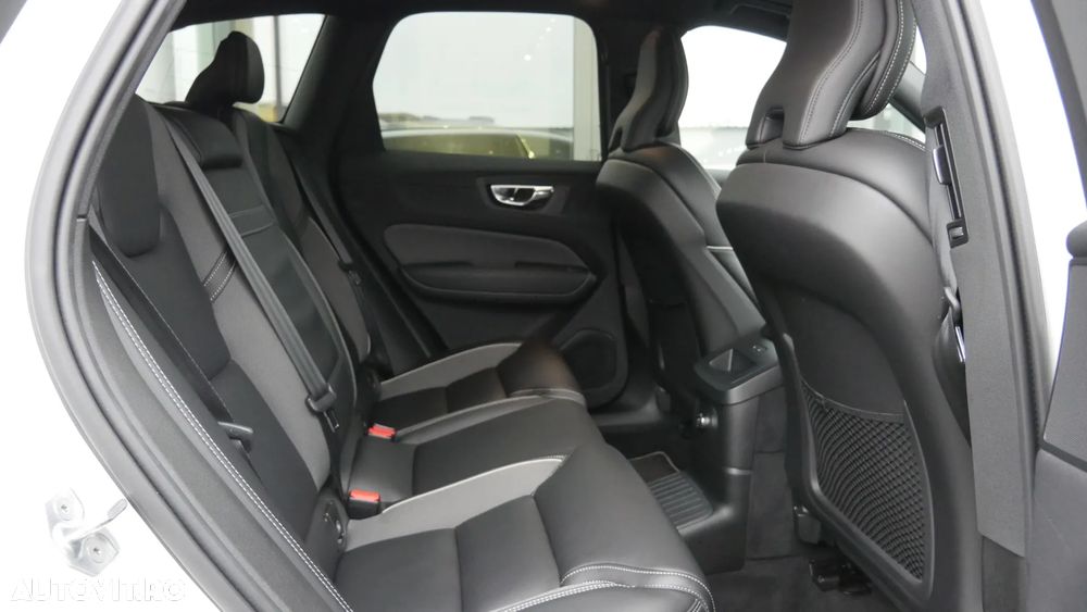 Volvo XC 60 T8 Twin Engine AWD R-Design - 21