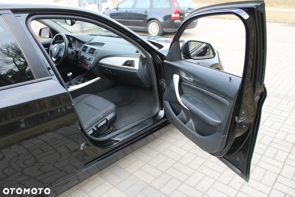 BMW Seria 1 - 24
