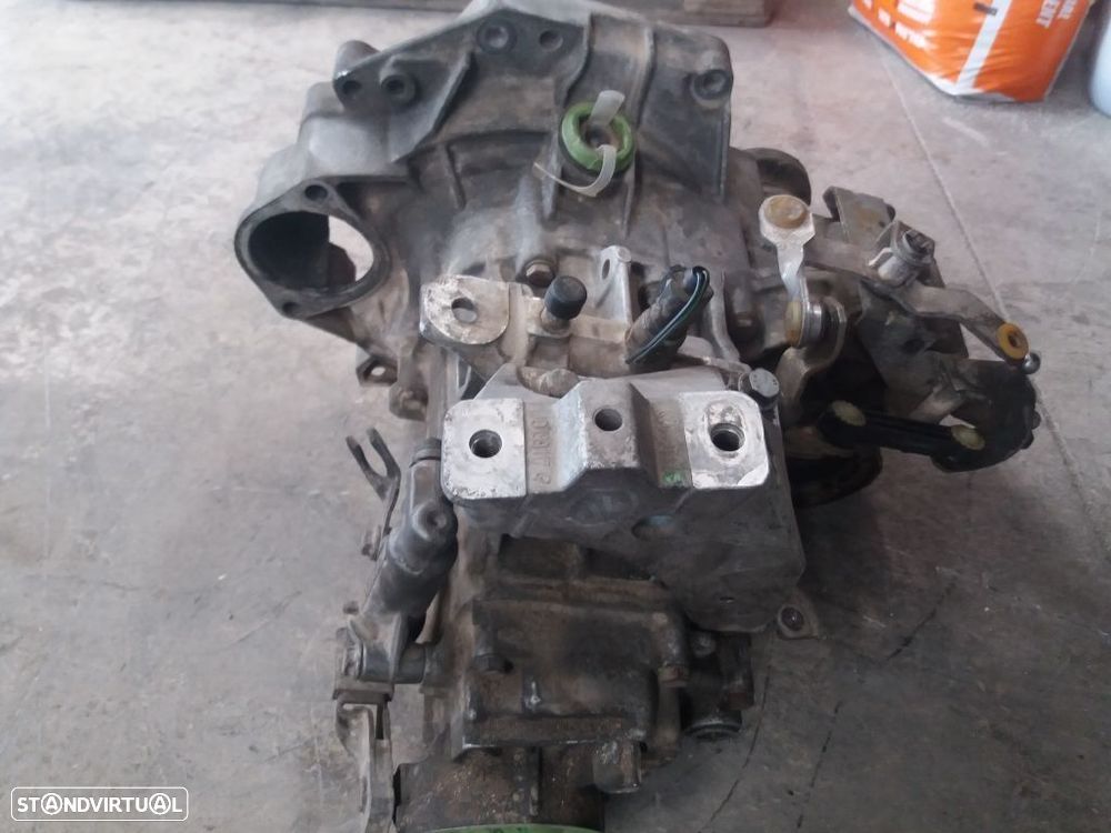 CAIXA VELOCIDADES AUDI A3 1997 - 4
