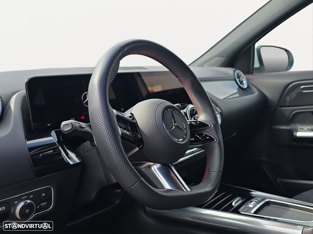 Mercedes-Benz GLA 200 - 10