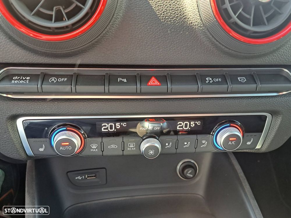 Audi RS3 Sportback S tronic - 33