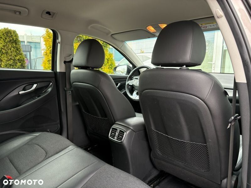 Hyundai i30 1.5 T-GDI 48V Executive DCT - 17