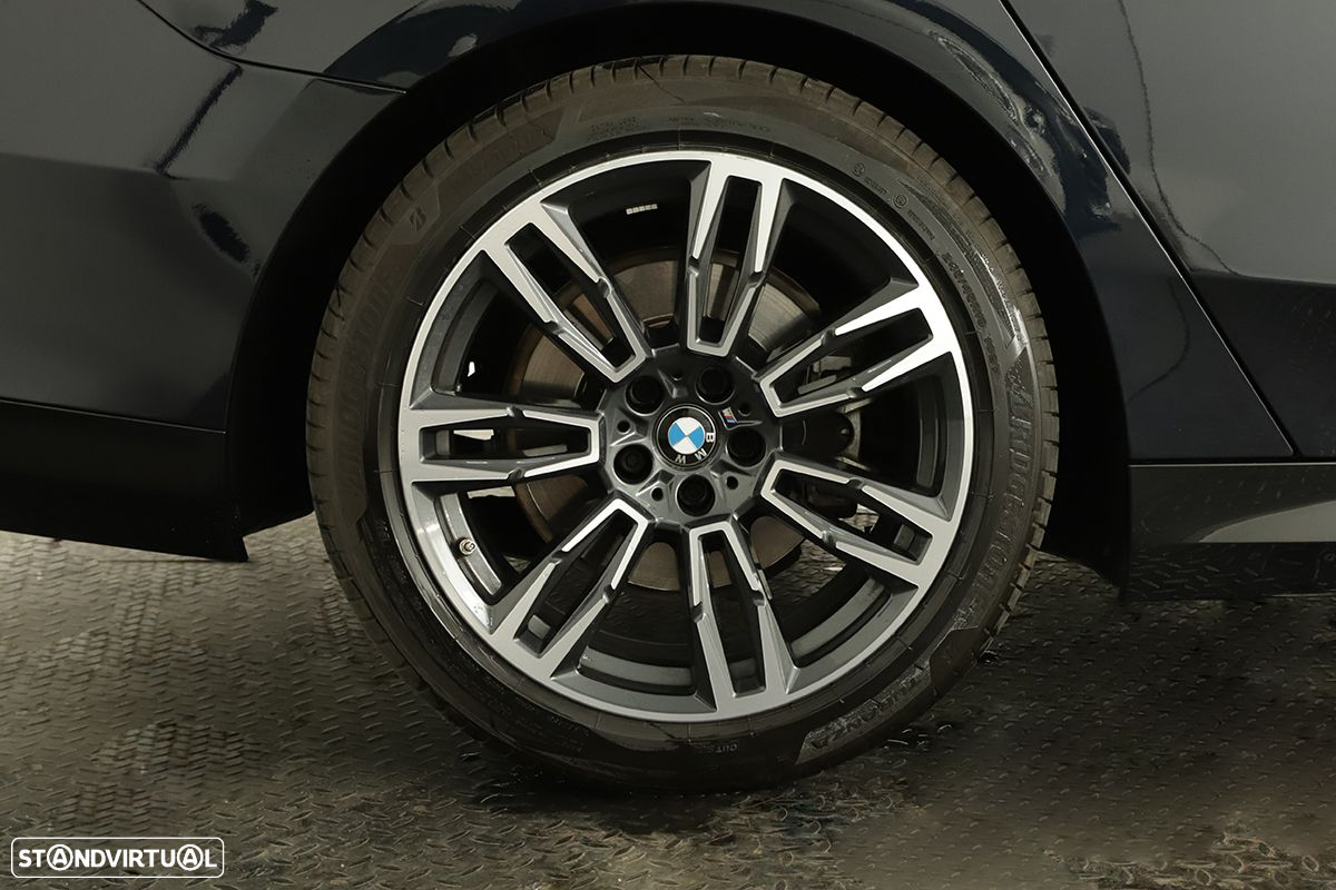 BMW 520 d Pack Desportivo M - 9
