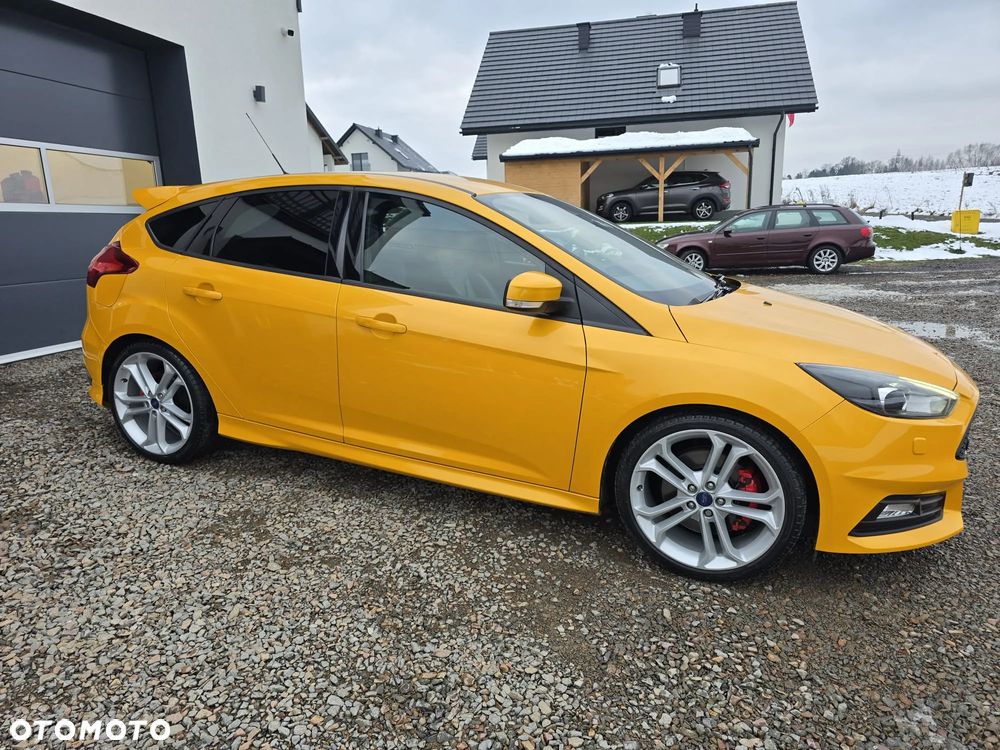 Ford Focus 2.0 EcoBoost ST mit Leder-Sport-Paket - 28