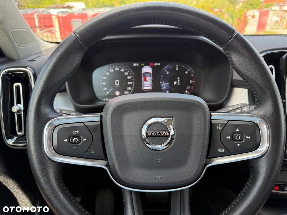 Volvo XC 40 D4 AWD Geartronic Momentum - 21