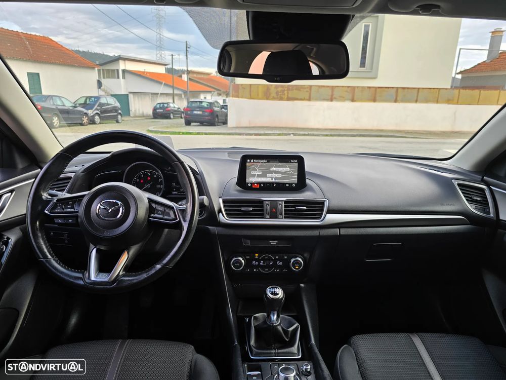 Mazda 3 Hatchback 1.5 Sky-G Evolve Navi - 23