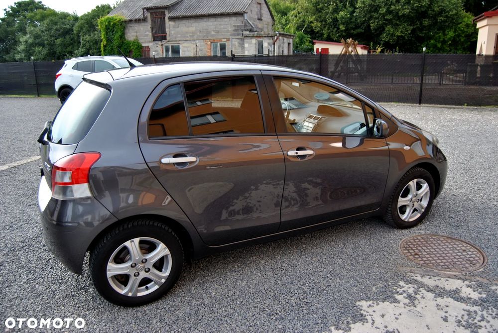 Toyota Yaris 1.33 VVT-i Executive - 9