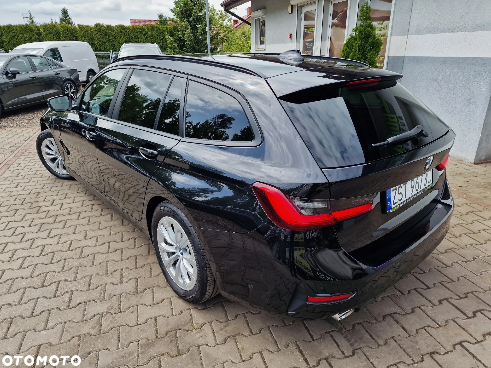 BMW Seria 3 330e PHEV - 8
