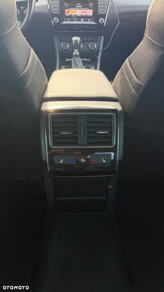 Skoda Superb 2.0 TDI 4x4 Style DSG - 9