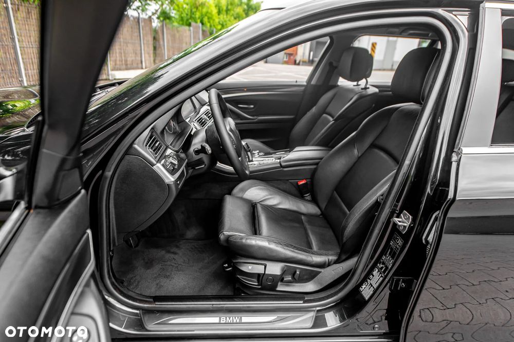 BMW Seria 5 530d xDrive - 23