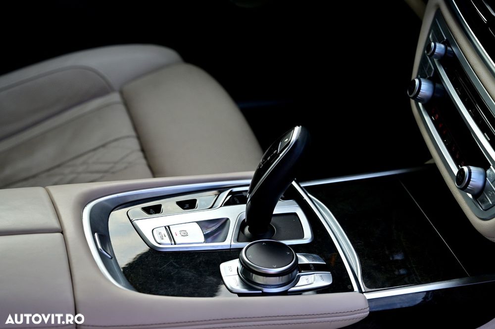 BMW Seria 7 745Le - 25