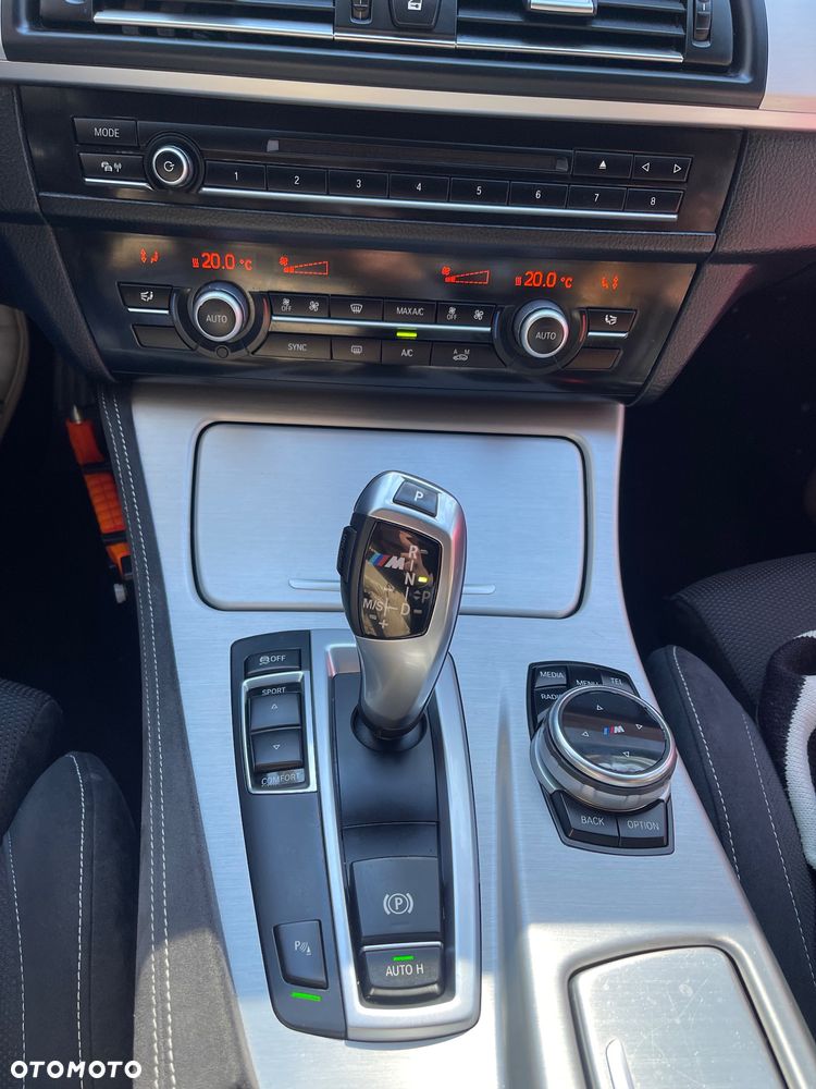 BMW Seria 5 520i M Sport Edition - 22