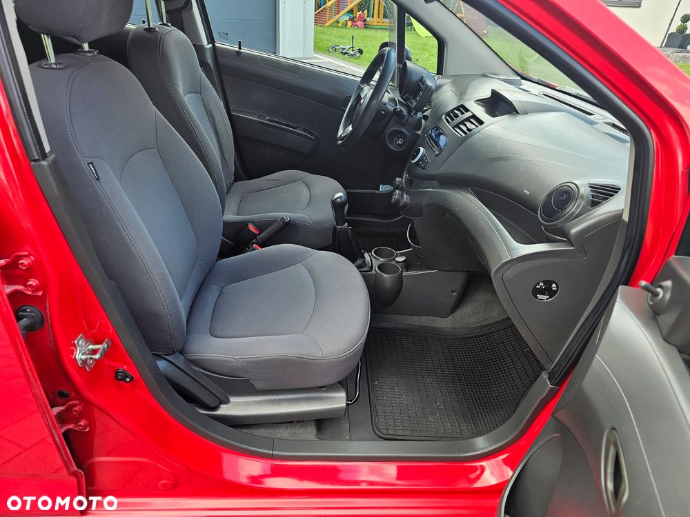 Chevrolet Spark 1.0 LS - 31