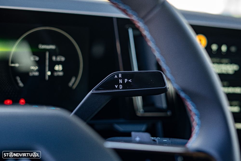 Renault Austral 1.2 E-Tech Techno Espirit - 28