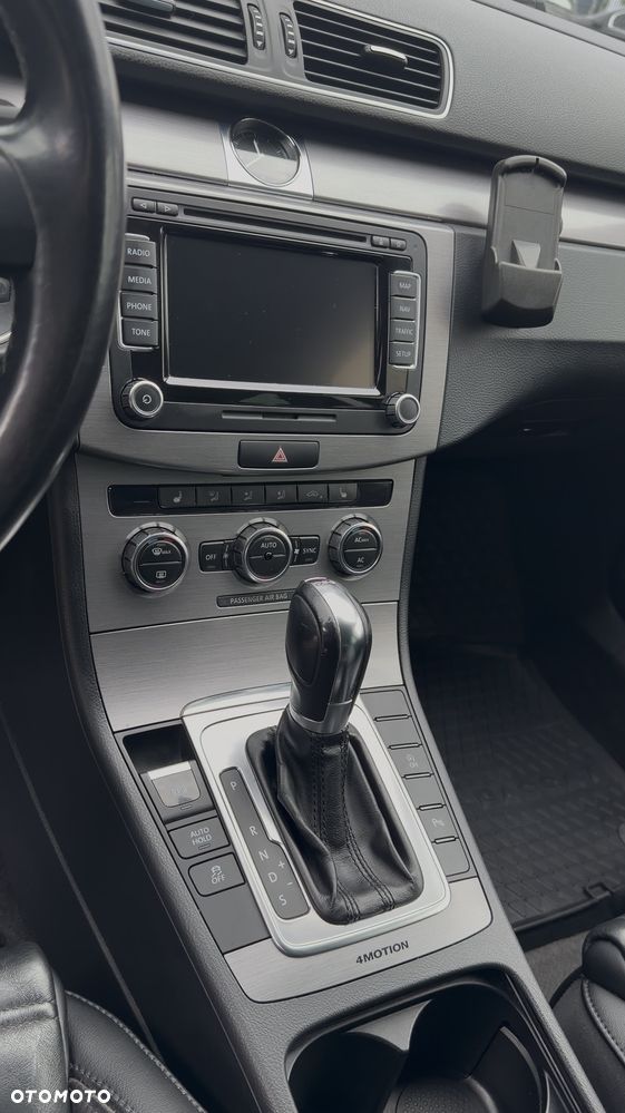 Volkswagen Passat 2.0 TDI DPF DSG Sportline - 4
