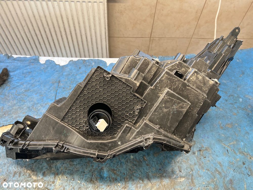LEXUS RX IV 4 RX450H 19-22R LAMPA PRAWA PRZEDNIA PRAWY PRZÓD KOITO 48-212 - 10