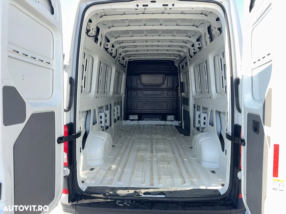 Volkswagen Crafter - 11