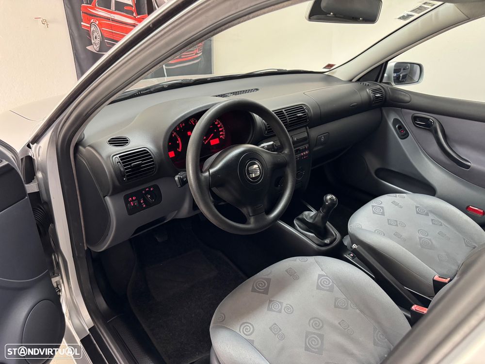 SEAT Leon 1.4 16V Confort JE+AC - 32