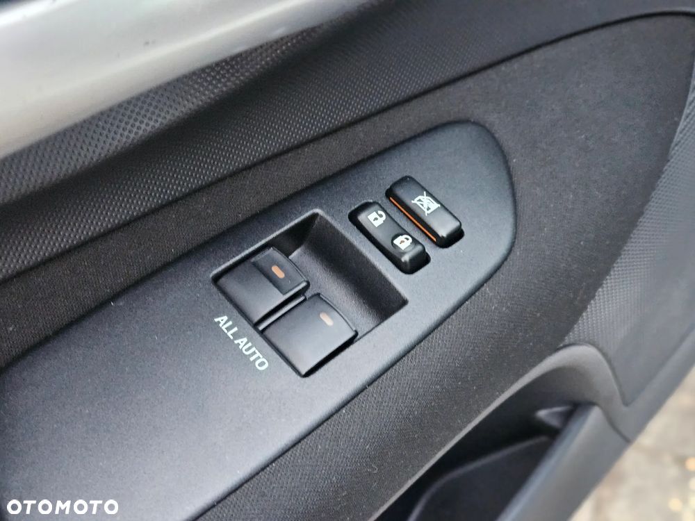 Toyota Auris 1.33 Dual-VVT-i START Edition - 16