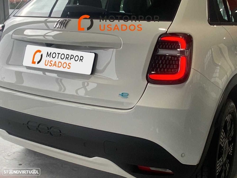 Fiat 600e 54 kWh (RED) - 23