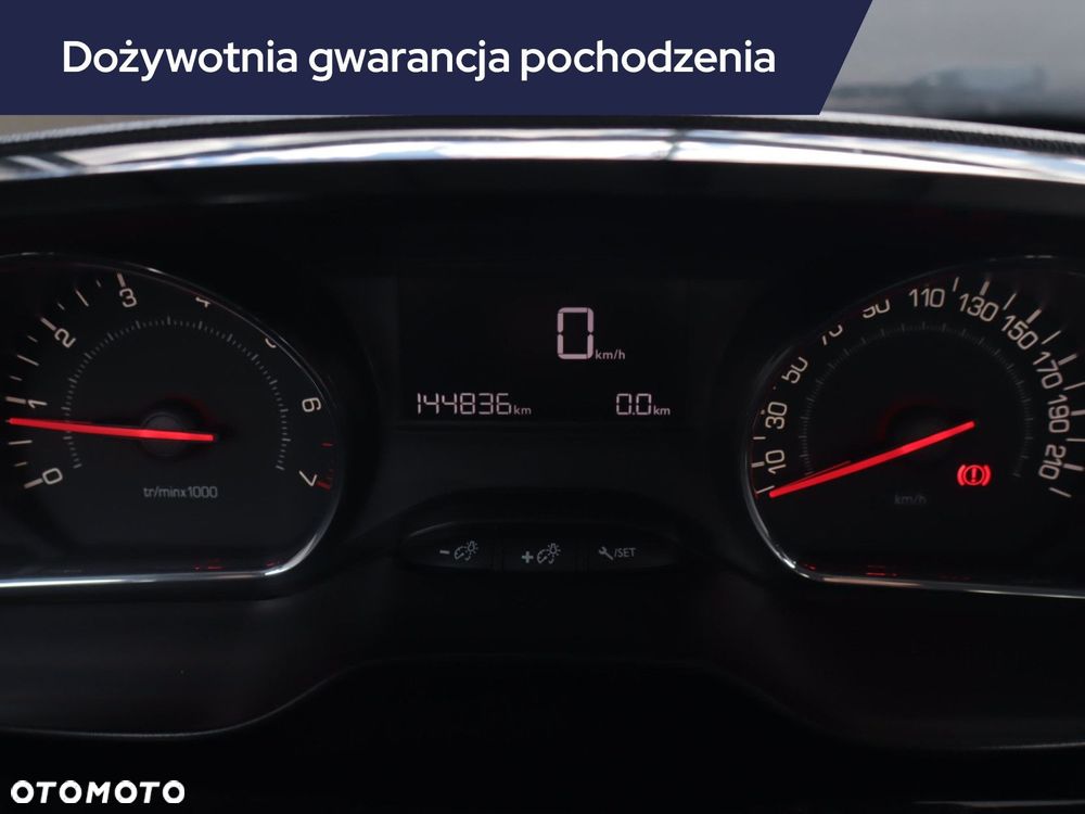 Peugeot 208 - 13