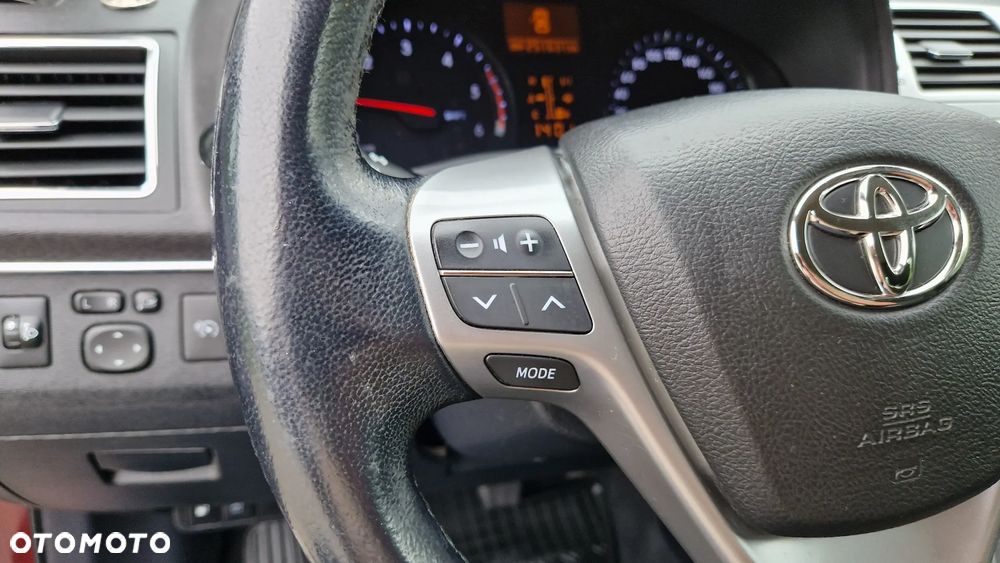 Toyota Avensis 2.0 D-4D Premium - 25