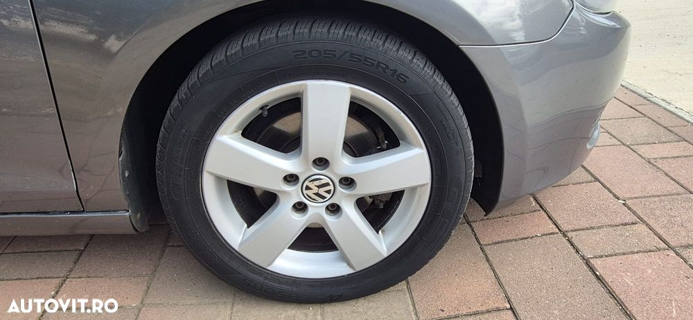 Volkswagen Golf - 16