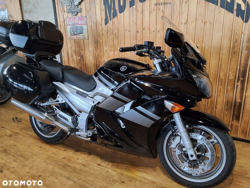 Yamaha FJR - 2