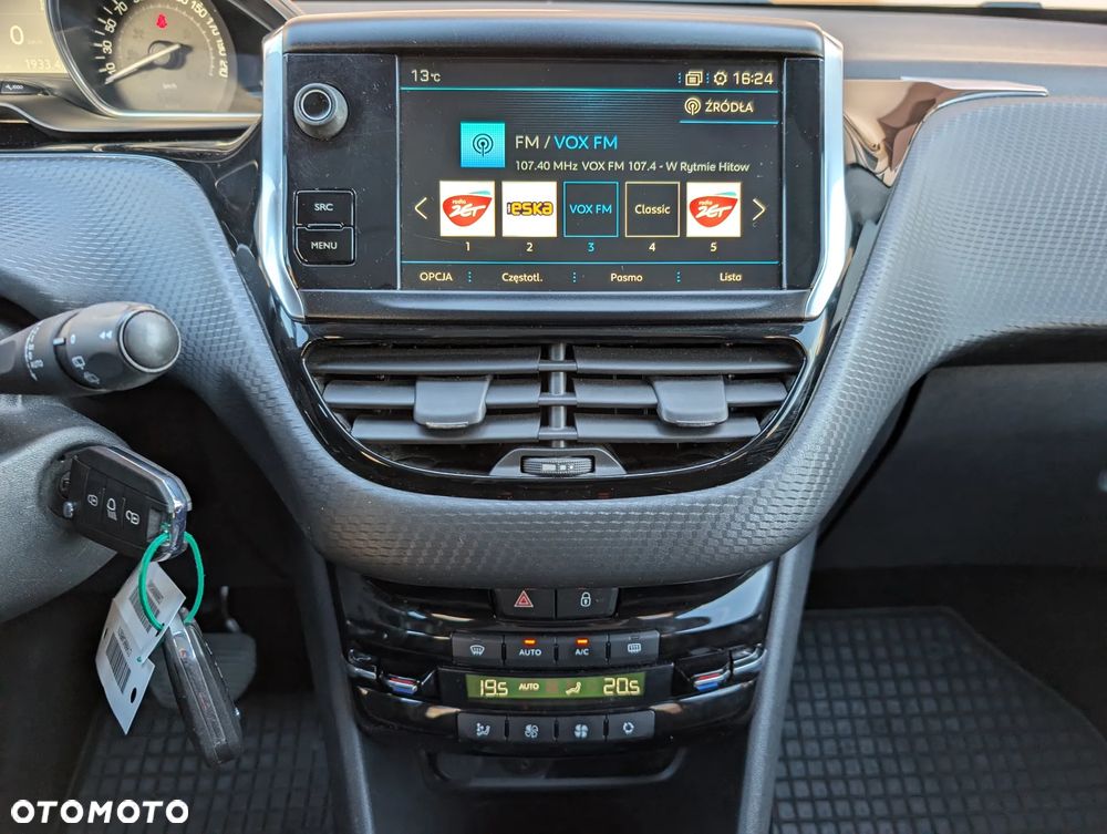 Peugeot 2008 1.2 Pure Tech Allure S&S EAT6 - 30