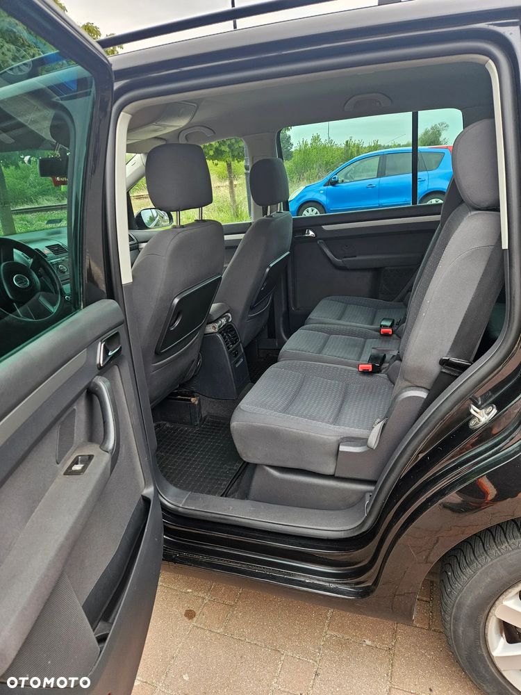 Volkswagen Touran 2.0 TDI Highline DSG - 12