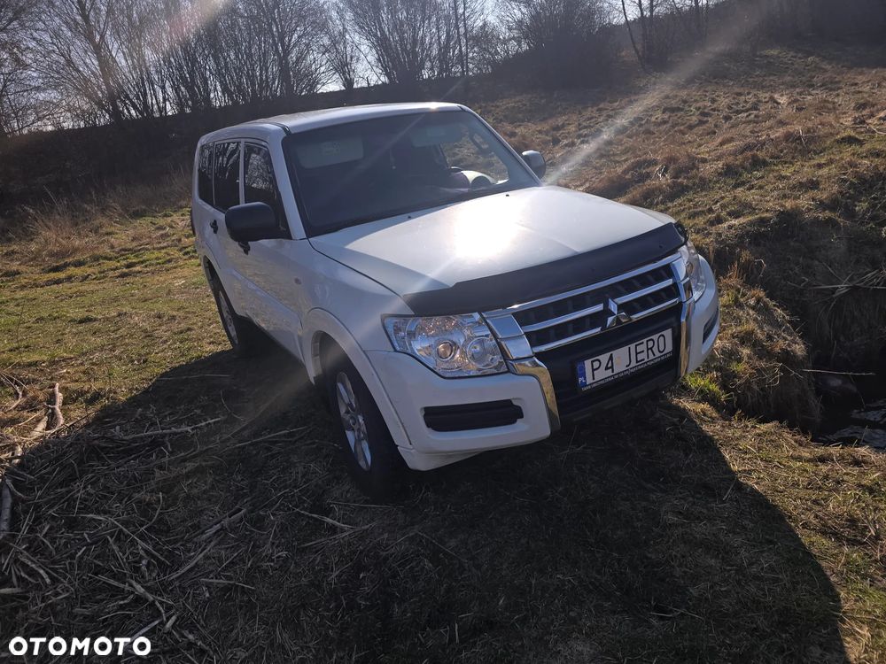 Mitsubishi Pajero - 10