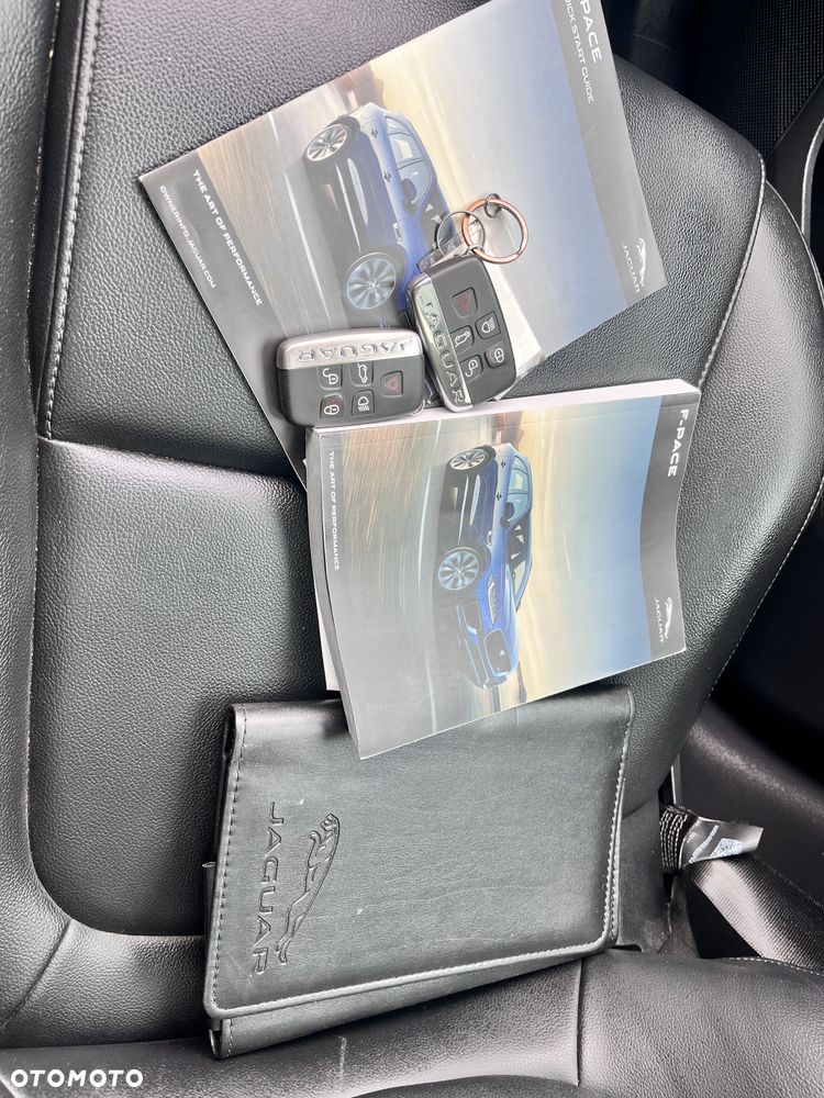 Jaguar F-Pace 25t AWD Portfolio - 19