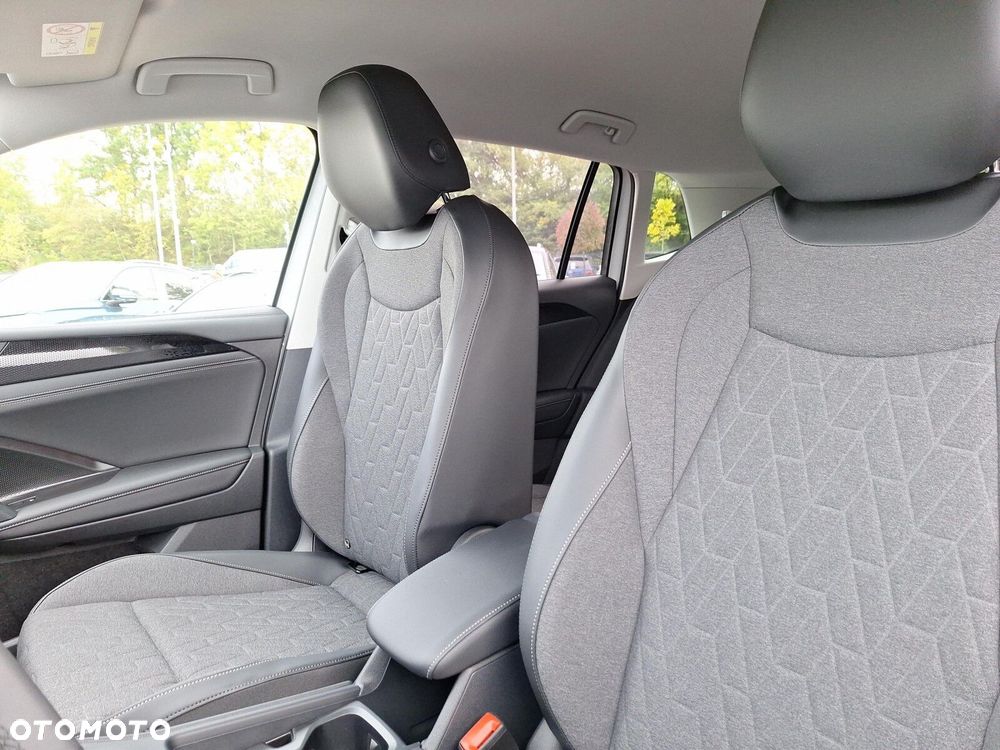 Volkswagen Tiguan - 11
