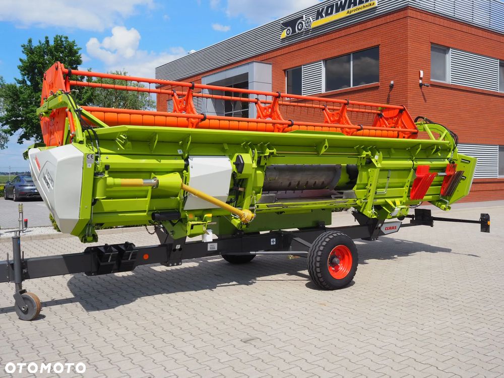 Claas Tucano 560 + V620 - 12