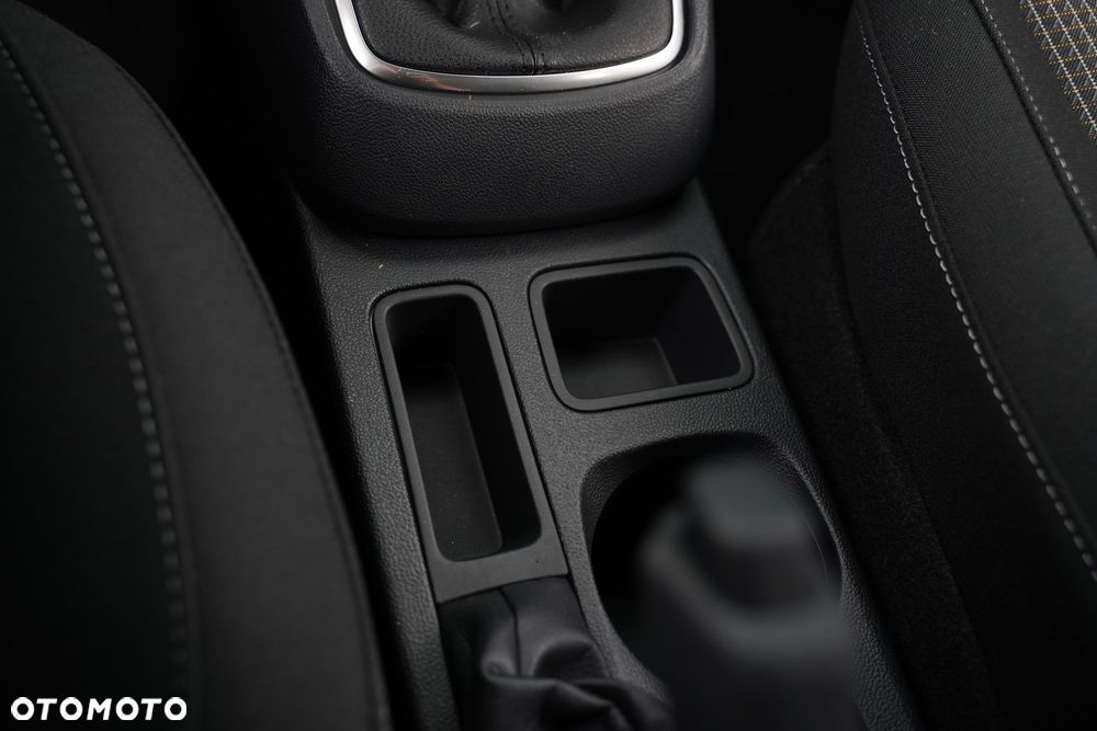 Ford Tourneo Courier 1.0 EcoBoost Trend - 25