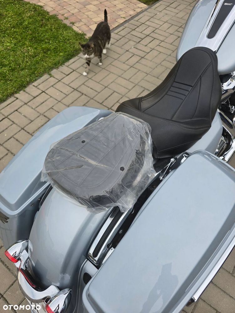 Harley-Davidson Touring Street Glide - 8