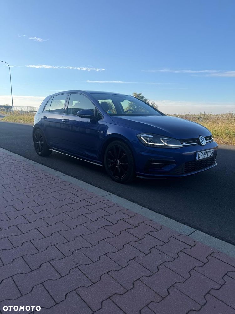 Volkswagen Golf - 1