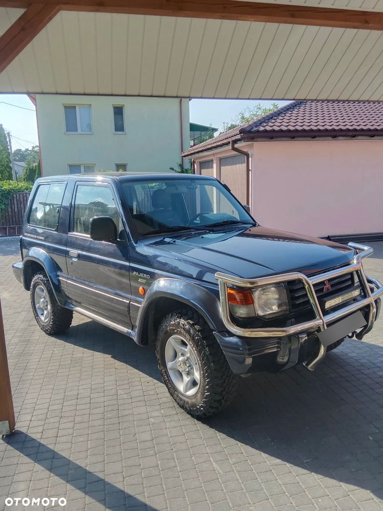 Mitsubishi Pajero 2.5 TD GLS - 3