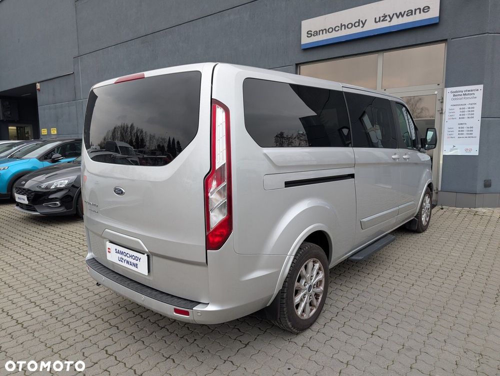 Ford Tourneo Custom - 10