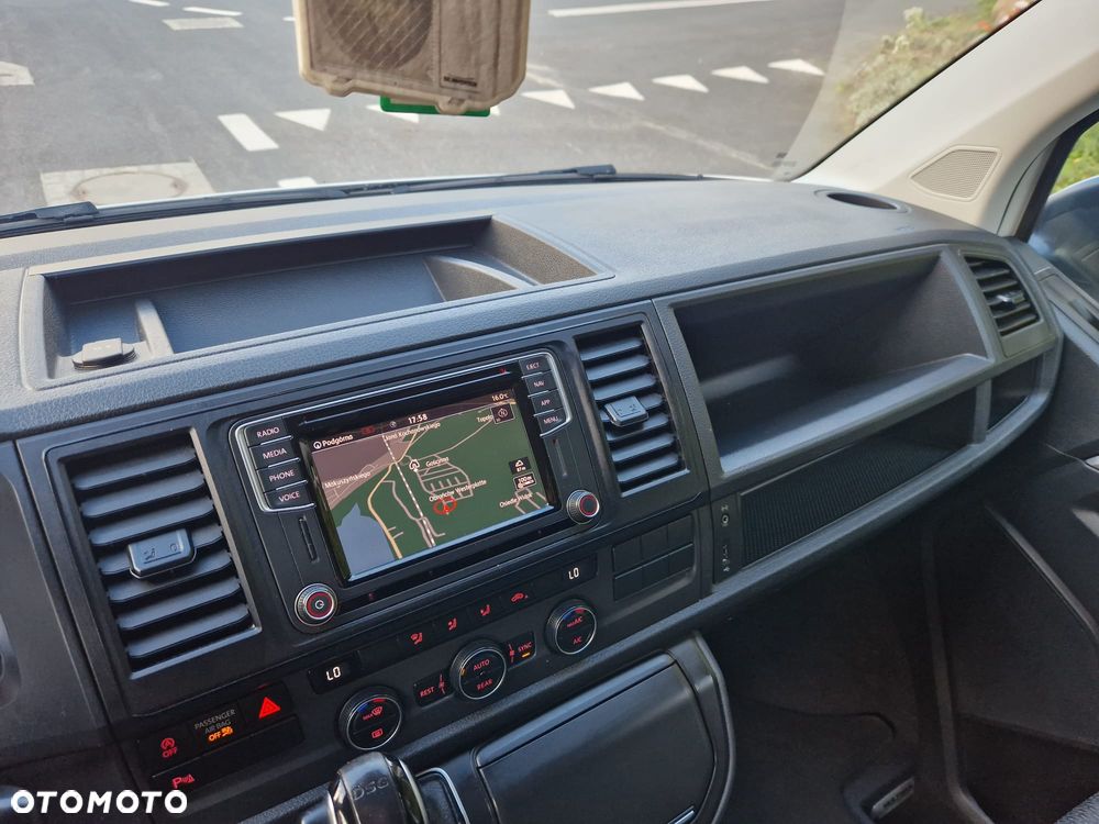 Volkswagen Multivan - 25