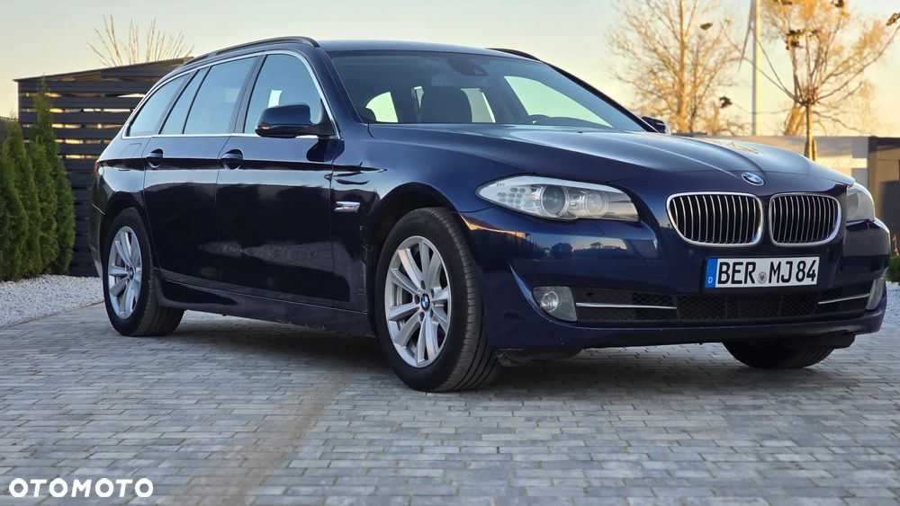 BMW Seria 5 ver-520d-blue-performance - 11