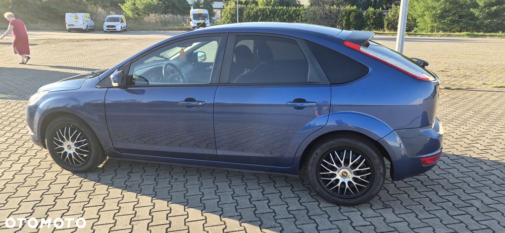 Ford Focus 1.6 16V Ambiente - 4