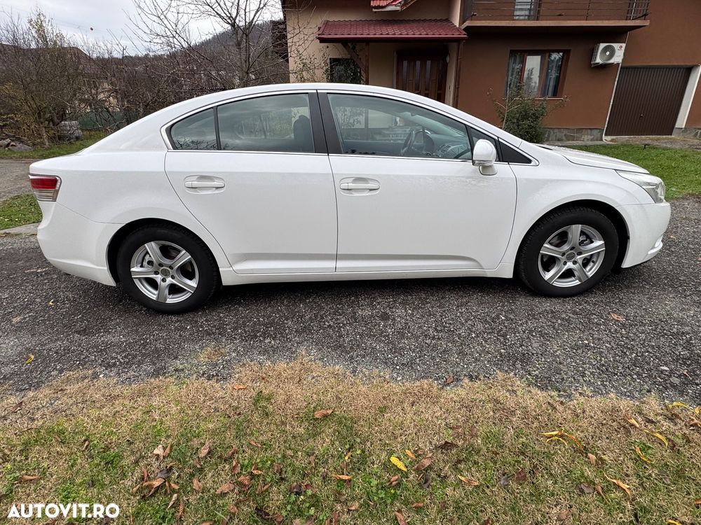 Toyota Avensis 2.0 D-4D Executive - 3