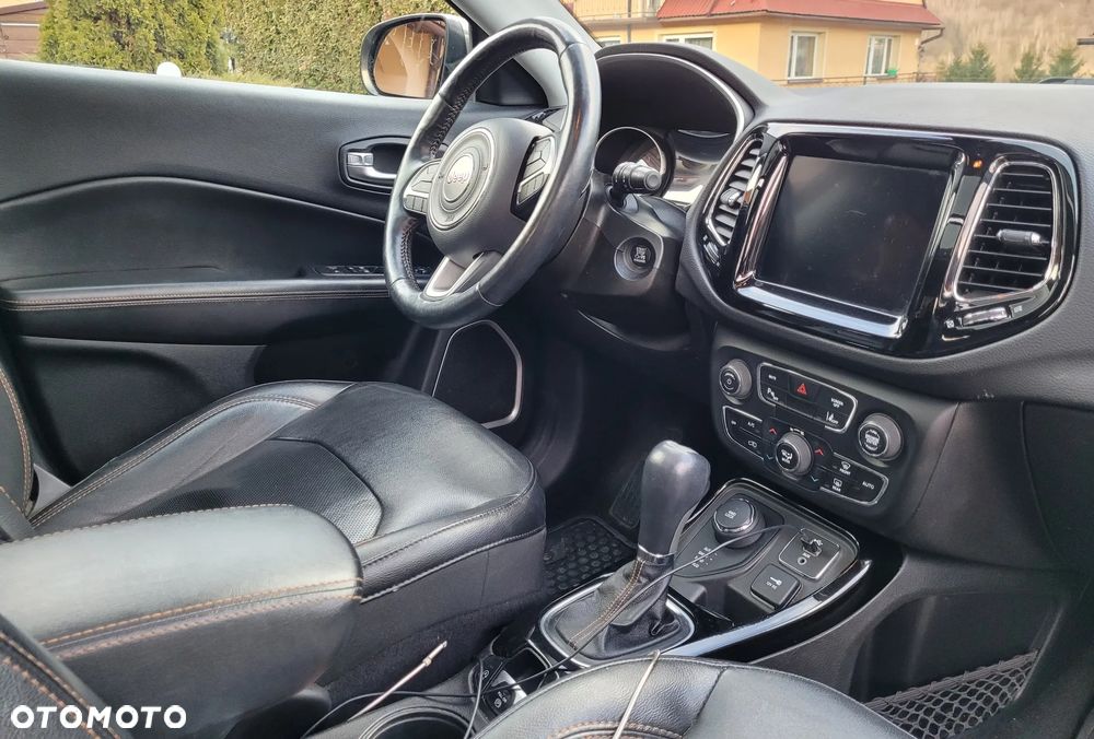 Jeep Compass - 25