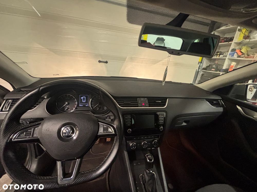 Skoda Octavia 2.0 TDI Edition DSG - 9